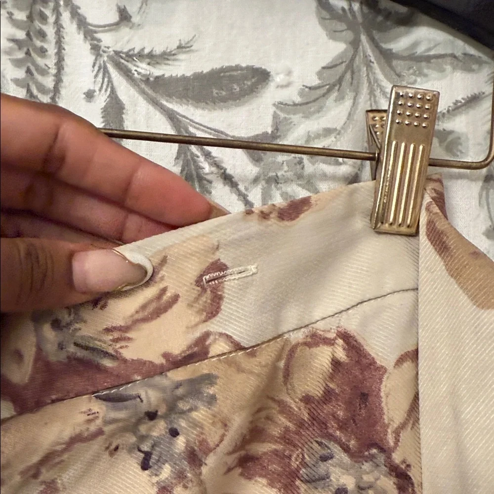 Chic Asymmetrical Floral Skirt - Cream and Brown - Picture 9 of 10